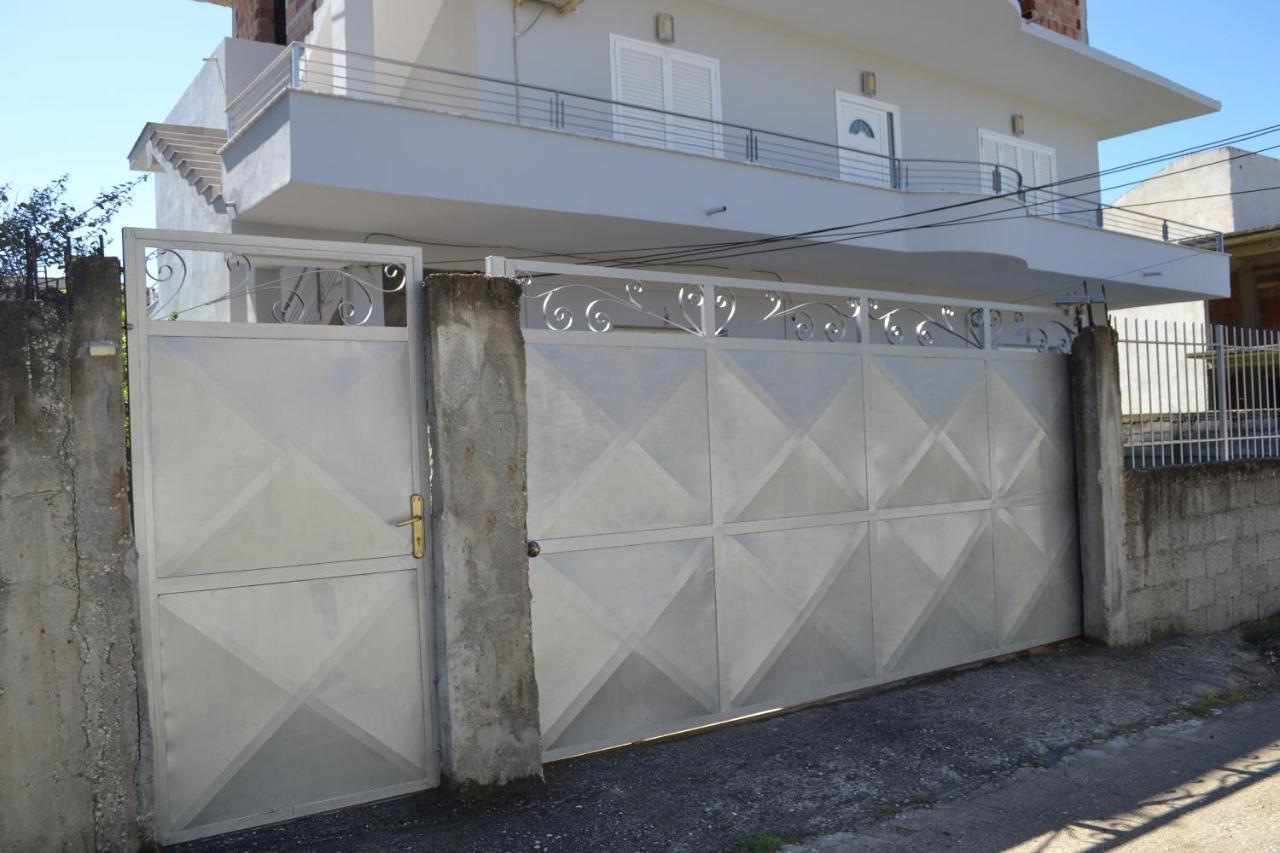 Villa Iremia Family Holidays فلورا المظهر الخارجي الصورة